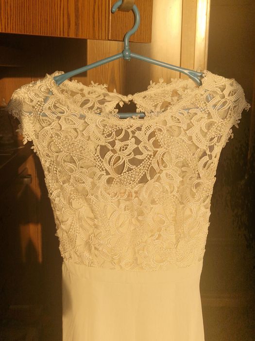 Весільна сукня біла