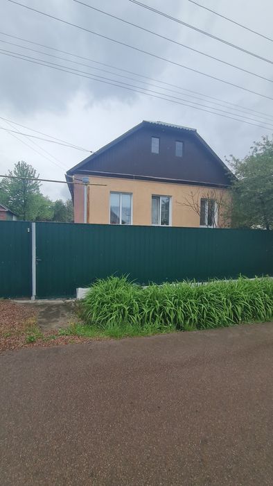 Продається будинок в  районі міської лікарні