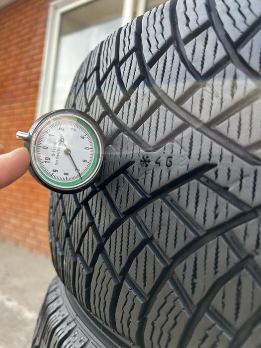 Зимові Шини R18 235/45 Nokian Hakkapelita R5