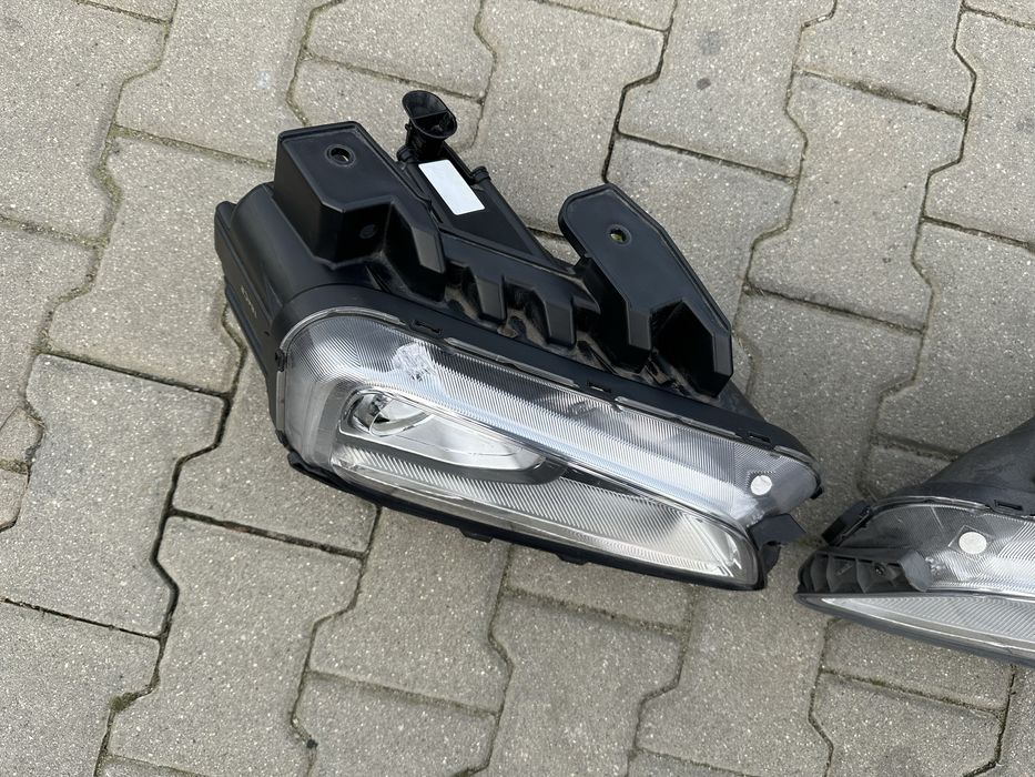 Lampa Prawa Lewa Zwykła Soczewka 8-PIN H7 Hyundai Kona