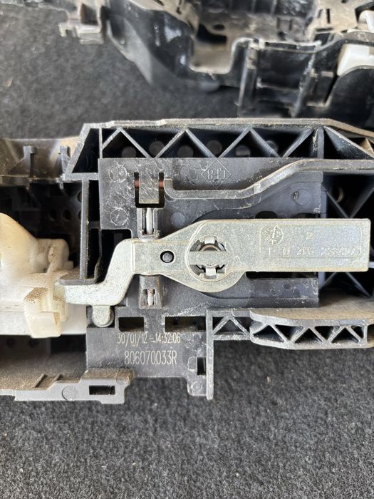 Механізм ручки дверей Renault Megane 3 Scenic 3 Fluence