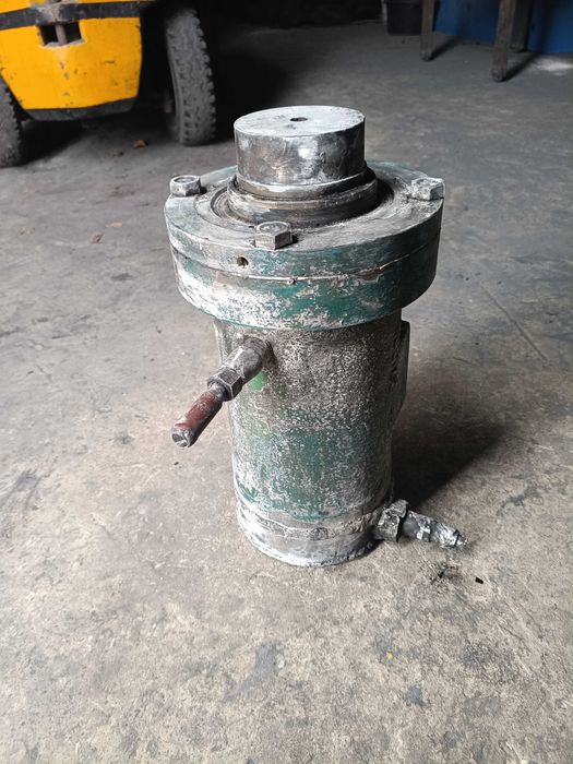 Siłownik hydrauliczny