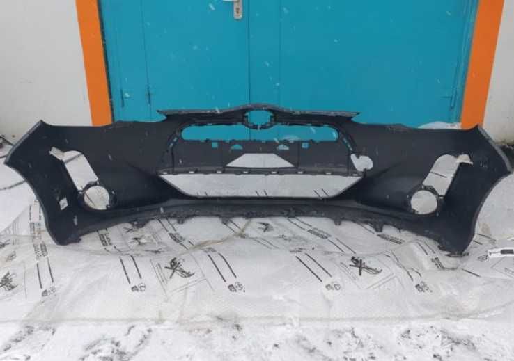 Бампер передний 5211952996 Toyota Prius C рестайл AQUA