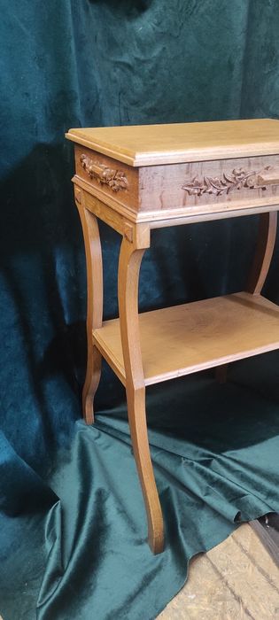 Zrobiony niciak komoda stolik