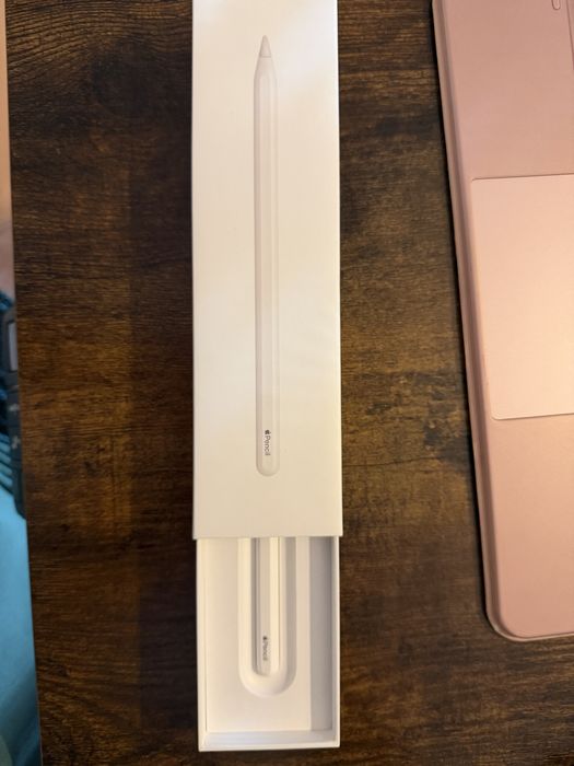 iPad Pro 12,9 (6ª geração) + Apple Pencil 2ª geração + capa/teclado