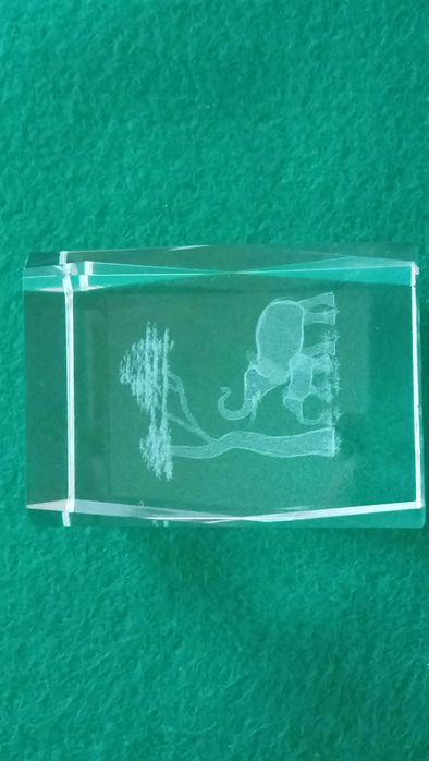Kryształ 3D grawer w środku Słoniki przycisk do papieru, prezent