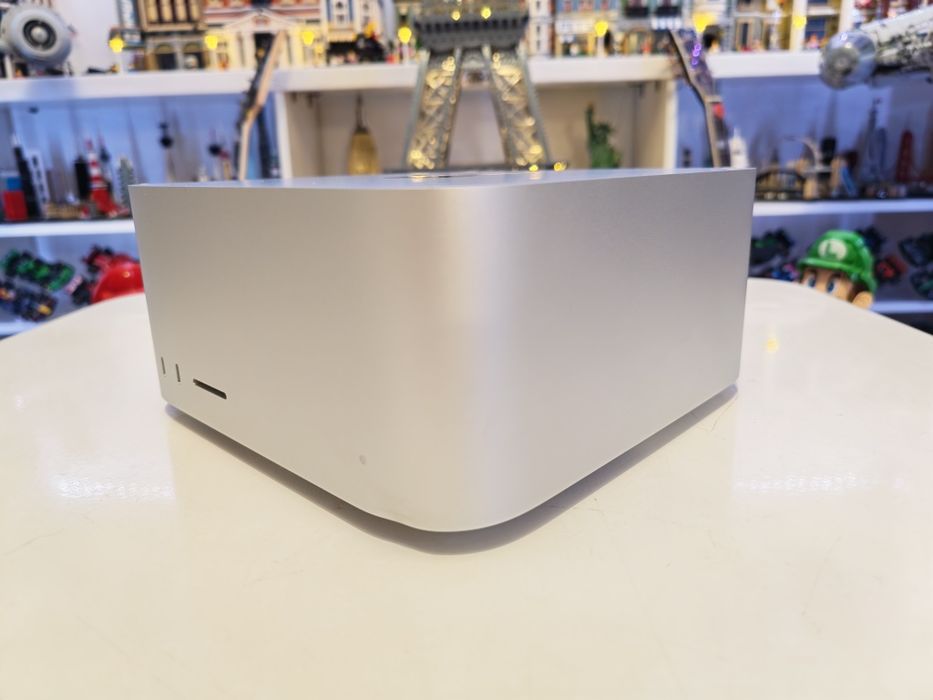 Mac Studio M2 Max 32GB RAM 512 SSD 12CPU 30GPU + monitor Samsung M8 + Klawiatura Apple + Myszka Apple
