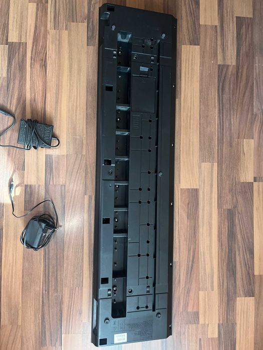 Цифрове піаніно Yamaha NP-12 (синтезатор) + педаль Yamaha FC 5