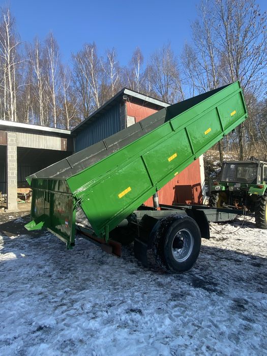 Przyczepa jednoosiowa na 3-strony wywrot