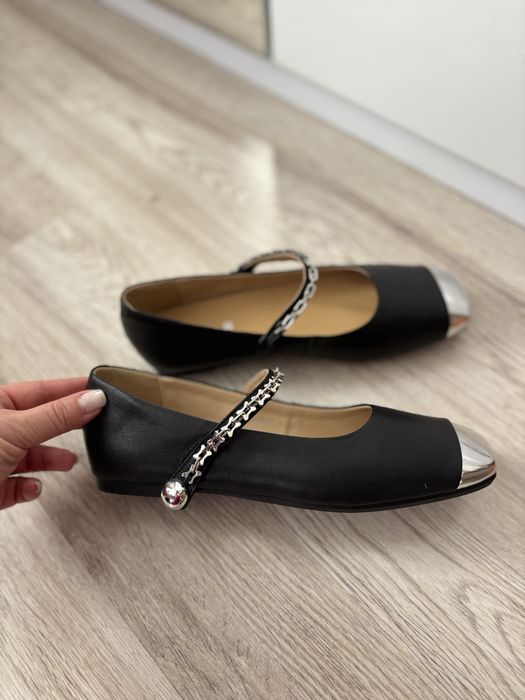 Шкіряні чорні балетки