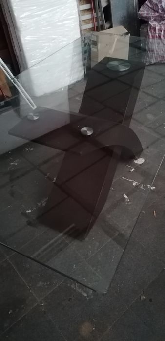 Mesa com tampo vidro