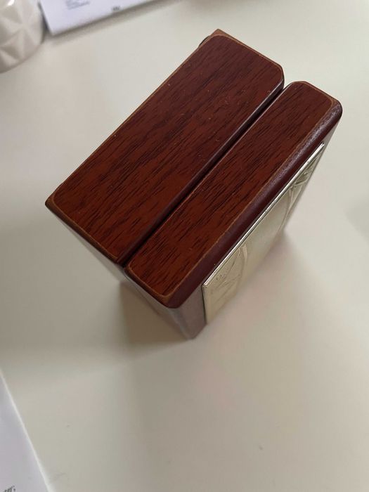 caixinha de madeira com tampa de prata