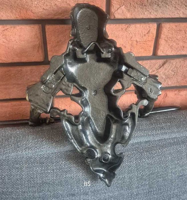 stylizowany uchwyt na ręcznik metal kobieta