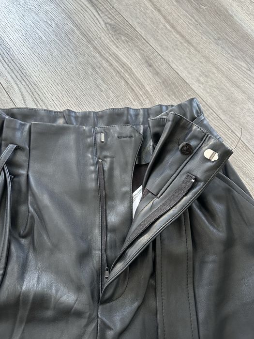 Шкіряні шорти Zara, розмір S
