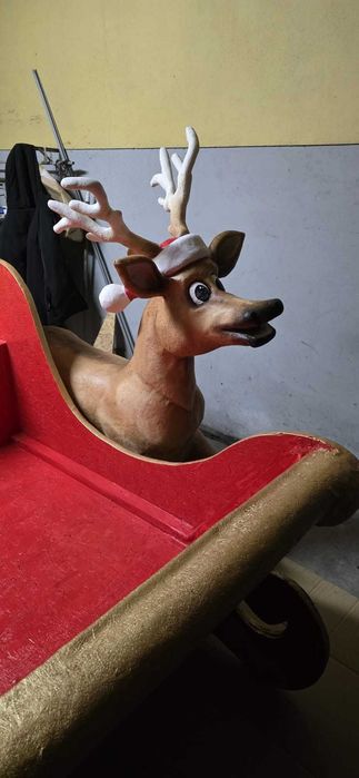 Cenário de Natal Grande Escala Exterior - Trenó e Renas Artesanais em Fibra de Vidro