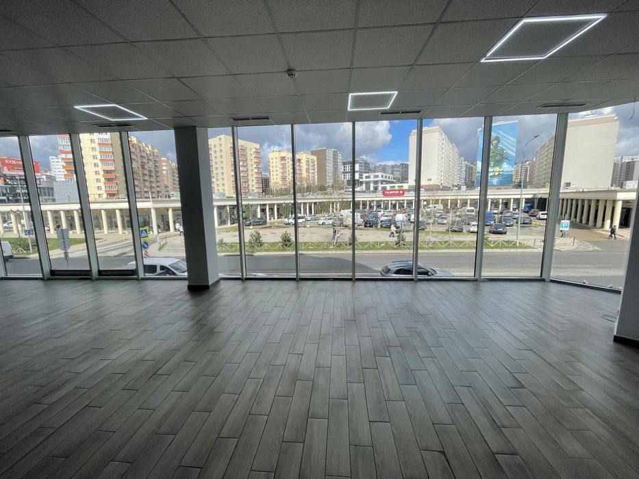 Фасадне приміщення в топовій локації Озерна, Агора