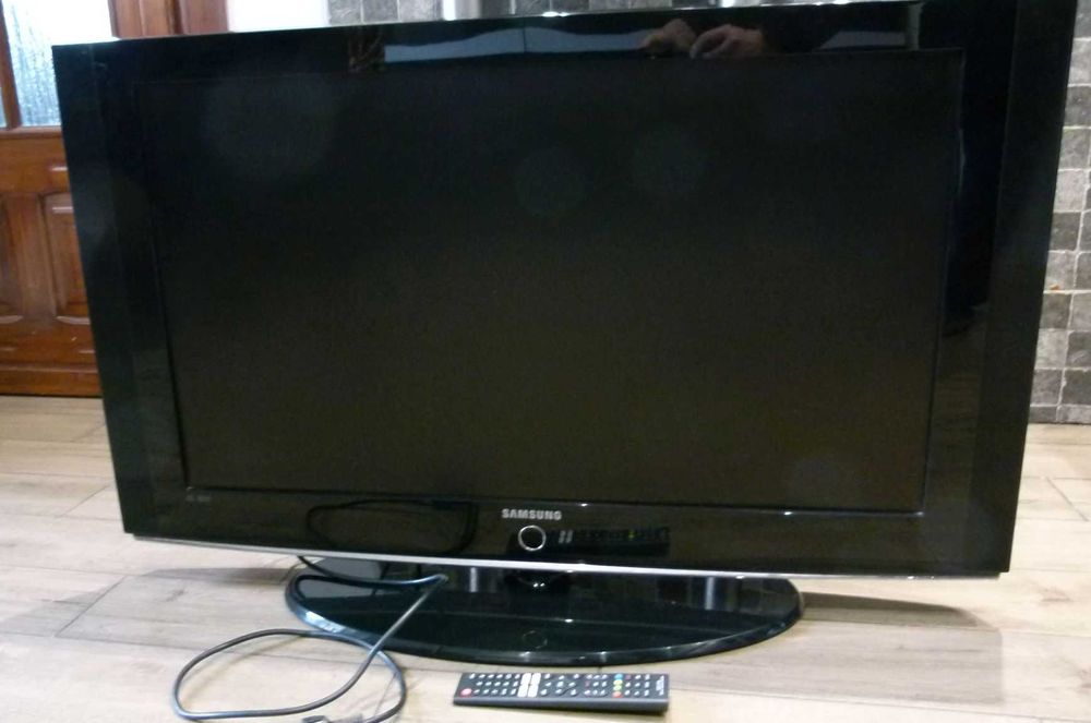 Telewizor Samsung 37'' LE37S81B LCD SPRAWNY + pilot