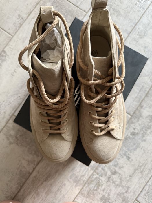 Ботінки черевики Estro