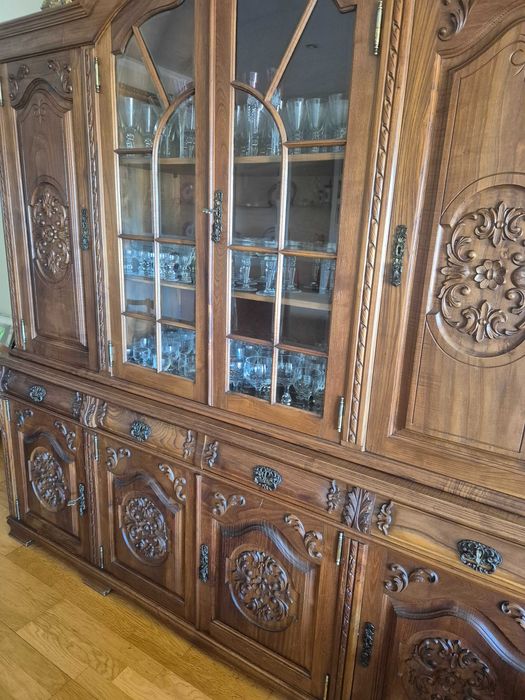 Movel sala e mesa em madeira castanho