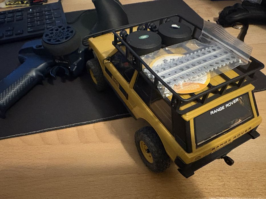 Land Rover 1/24 crowler novo