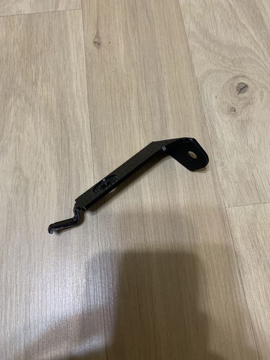 8200420516 кронштейн підкапотного пластика