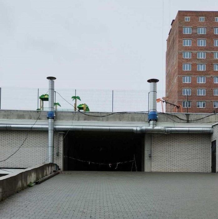 Продаж Гаража Озерна вул. Кармелюка 3в новобудова Агора з ремонтом 20м