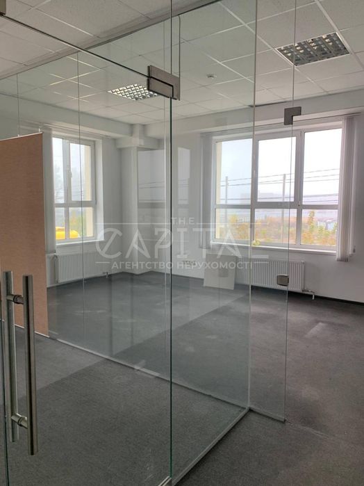 Продаж 3-поверхової будівлі, вул. Індустріальна, с. Святопетрівське
