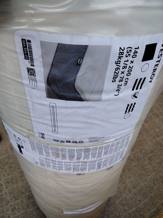 Colchao novo ainda dentro do plástico