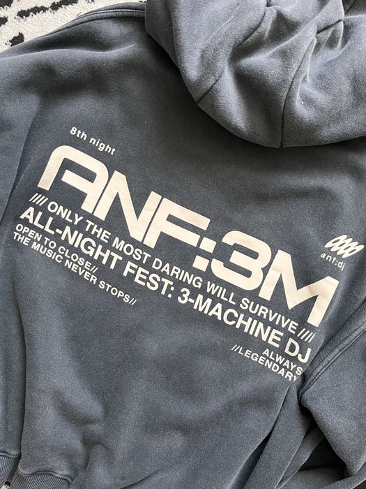 Худі Bershka дуже тверда та тепла розмір М