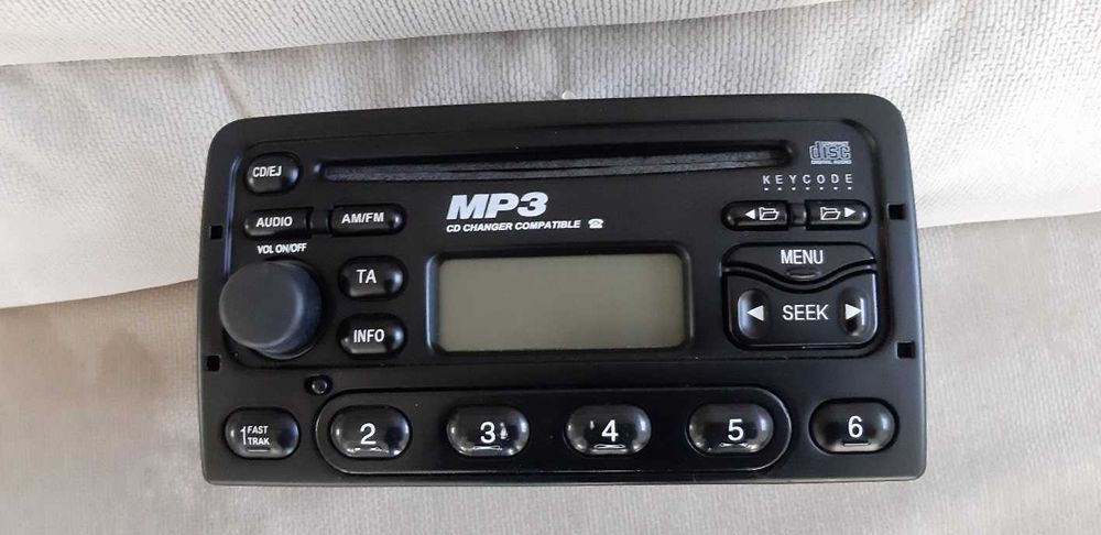 M016613 - Rádio para Ford