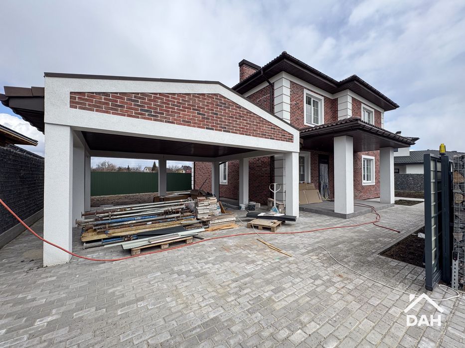 Будинок 170 м² з ремонтом та навісом під 2 авто, в с. Крюківщина, газ