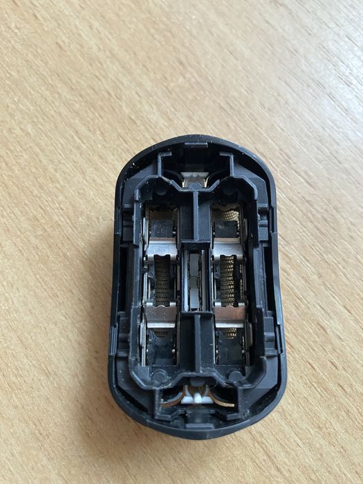 Набір електробритва Braun 3000s Series 3 + тример для носа Braun EN10