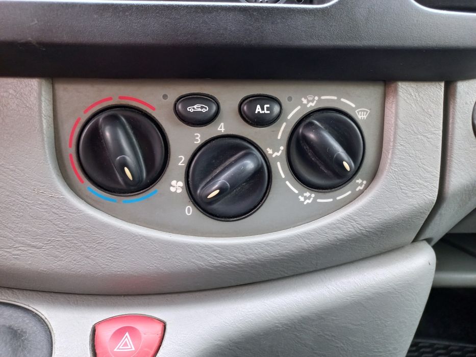 Renault Trafic 2.0 dci teto alto