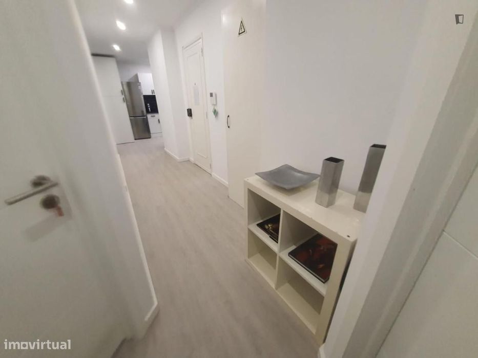 Quarto - localizado em Lumiar Lisbon