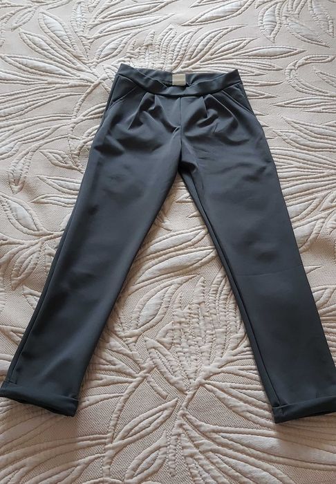 Шкільні брюки на дівчинку