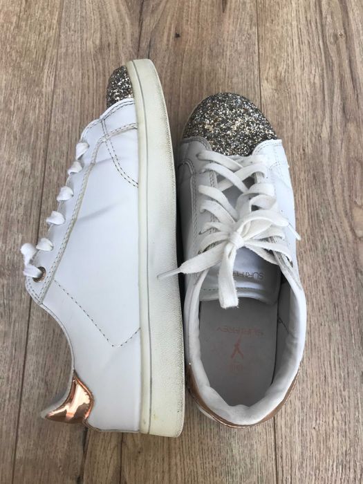 Białe sznurowane buty, sneakersy, tenisówki z brokatowym noskiem