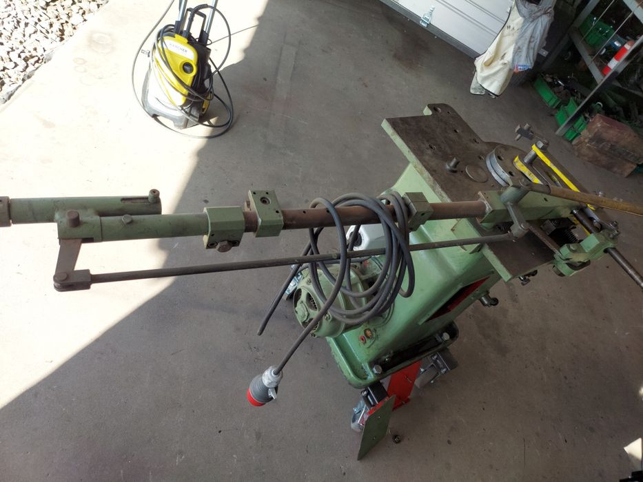 Giętarka trzpieniowa Banning