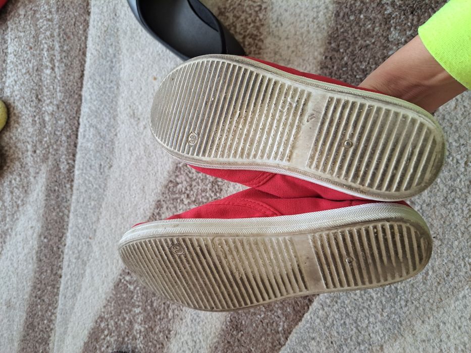 Tenisówki damskie czerwone 38