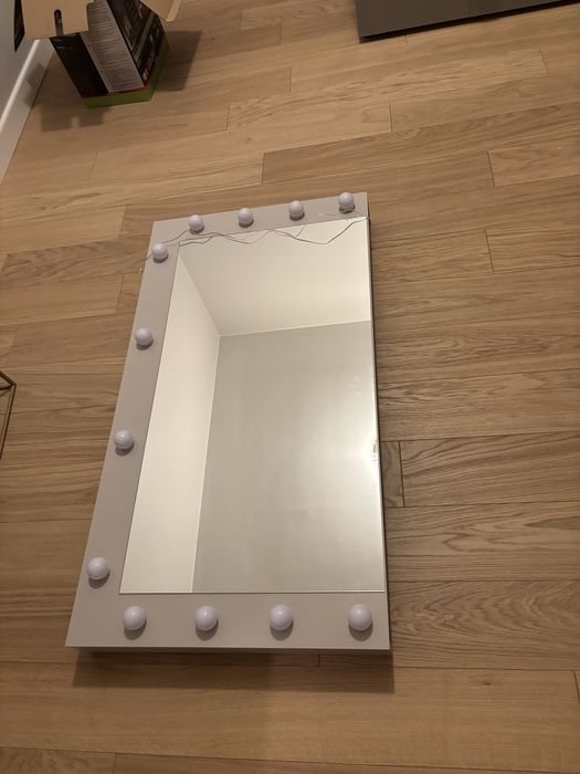 Nowe lustro do toaletki