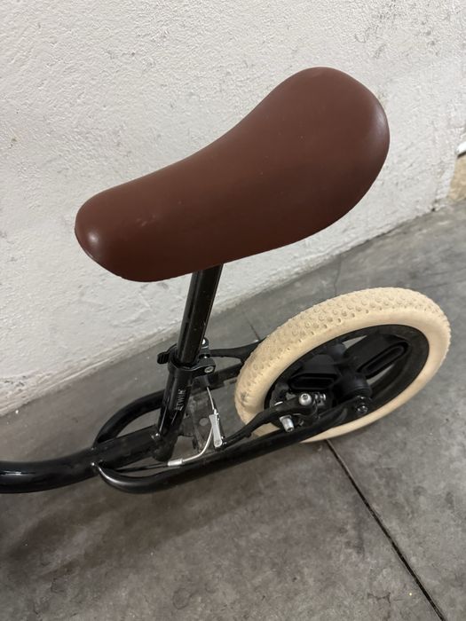 Bicicleta criança equilibrio