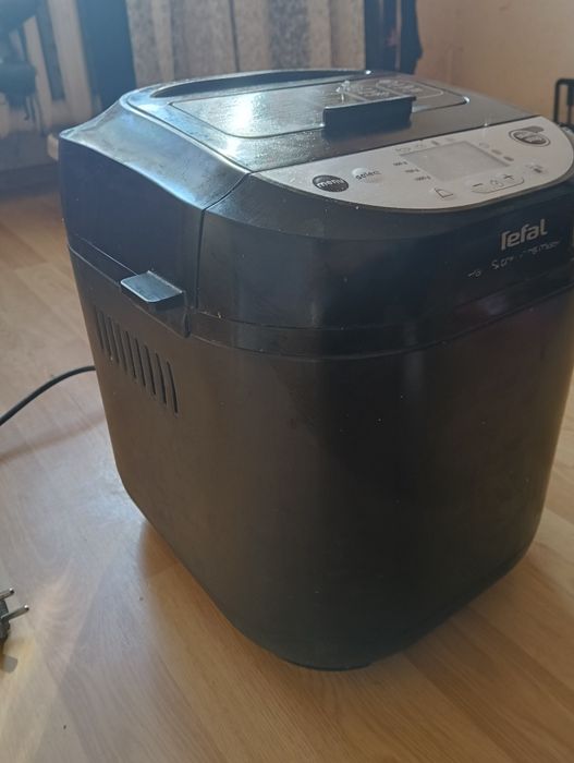 Продам хлебопечку Tefal