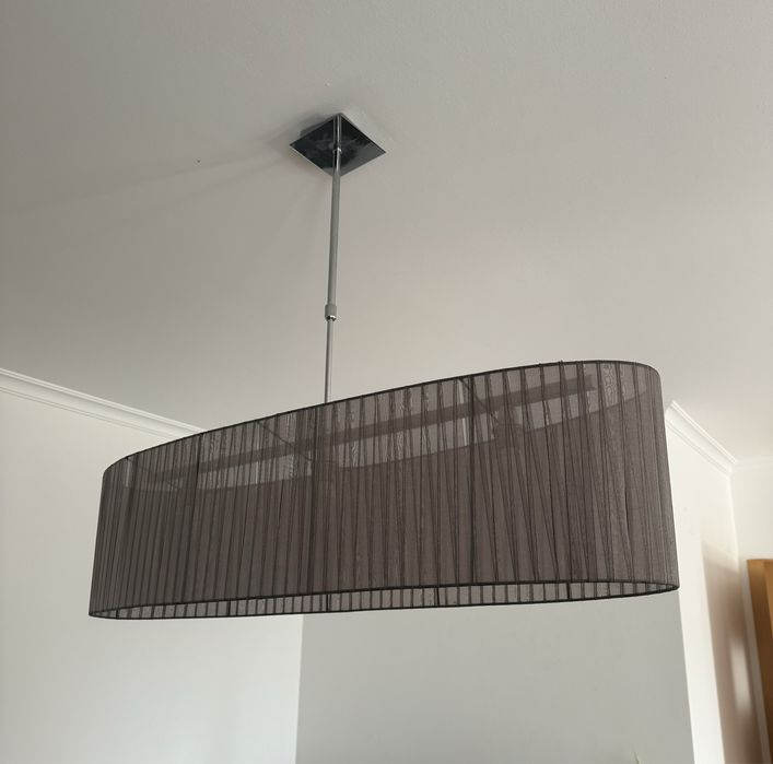 Candeeiro oval tecido castanho