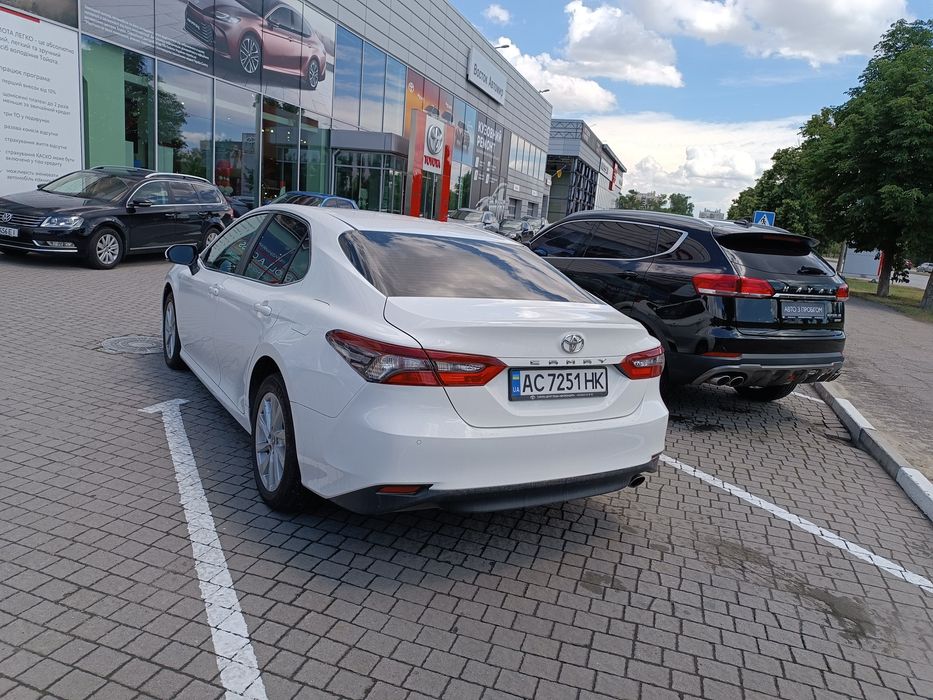 Офіційна Тойота Camry