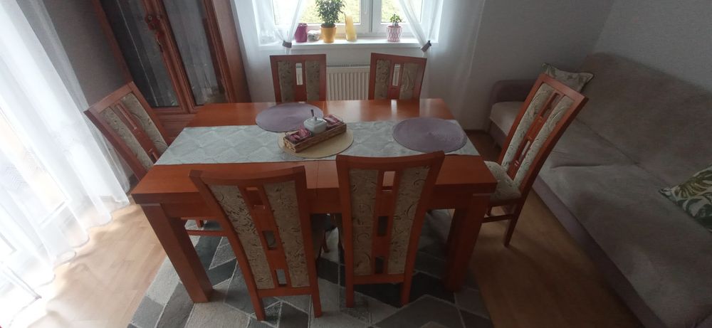 Stół rozkładany i 6 krzeseł gratis