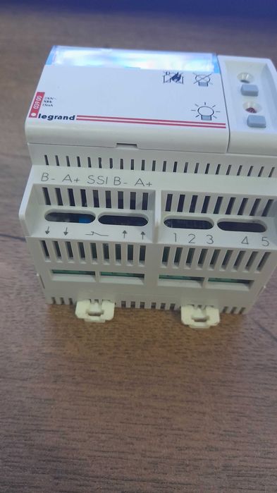 Legrand 03900 Multi-Function Remote Control64286462262273121