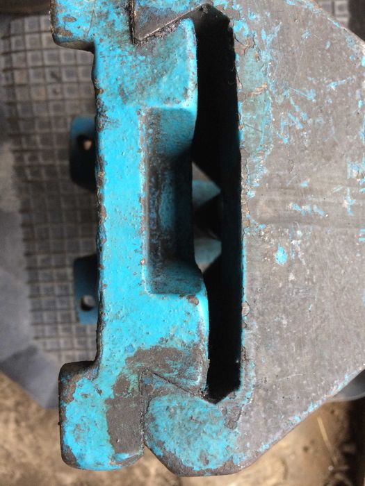 Лещата тіски стальні