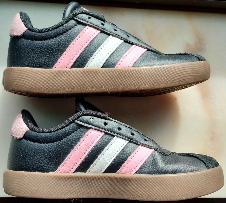 Ténis Adidas 28,5 Criança Preto e Rosa