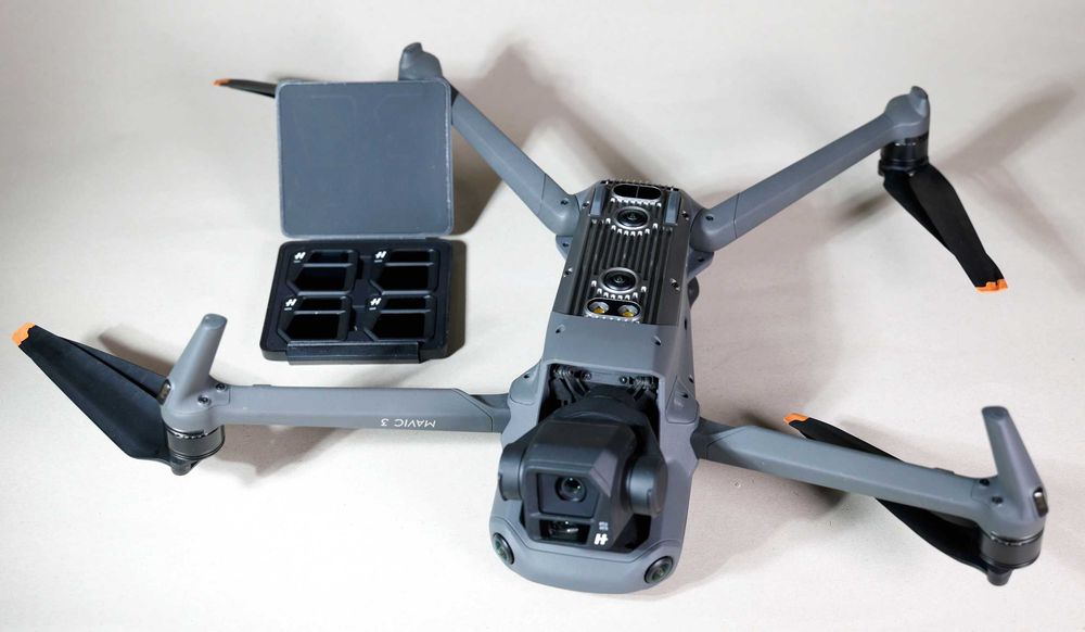 dron DJI MAVIC 3