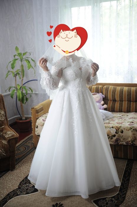 Весільна сукня з салону