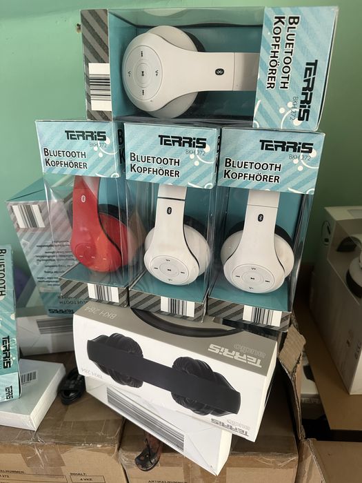 Навушникик нові без дротові великі